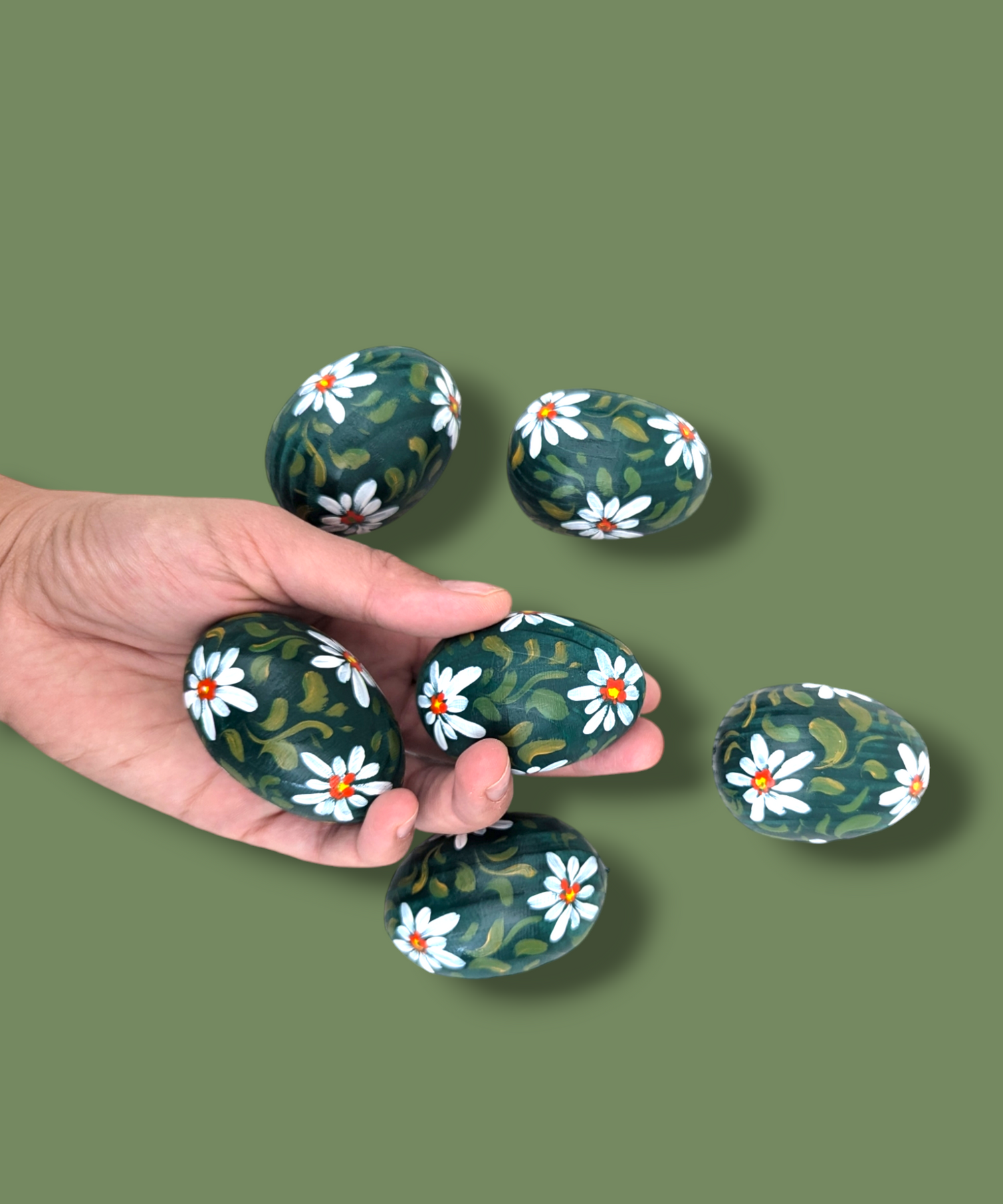 Casa De Folklore Green Daisy - Hand Painted Wooden Egg