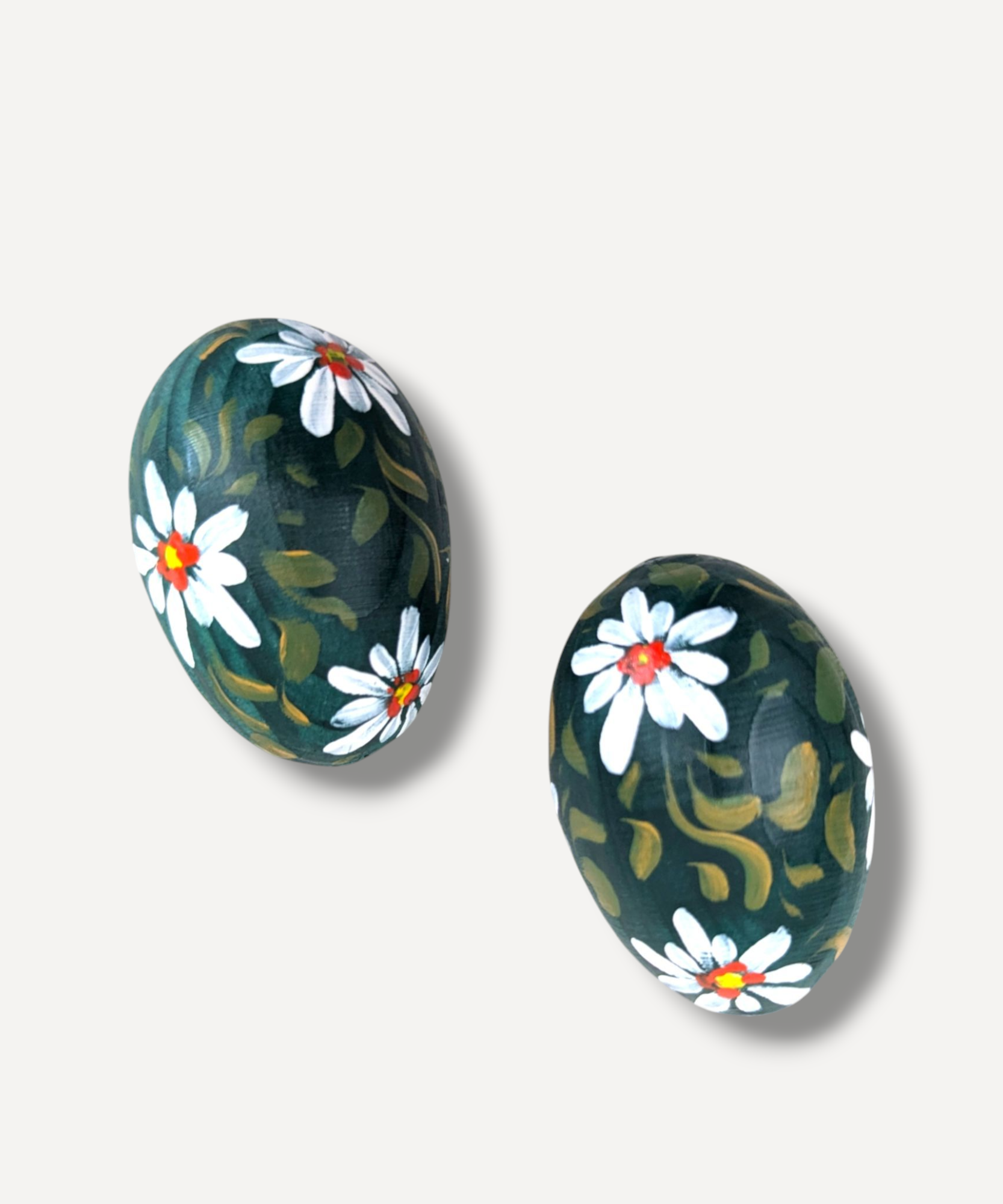 Casa De Folklore Green Daisy - Hand Painted Wooden Egg