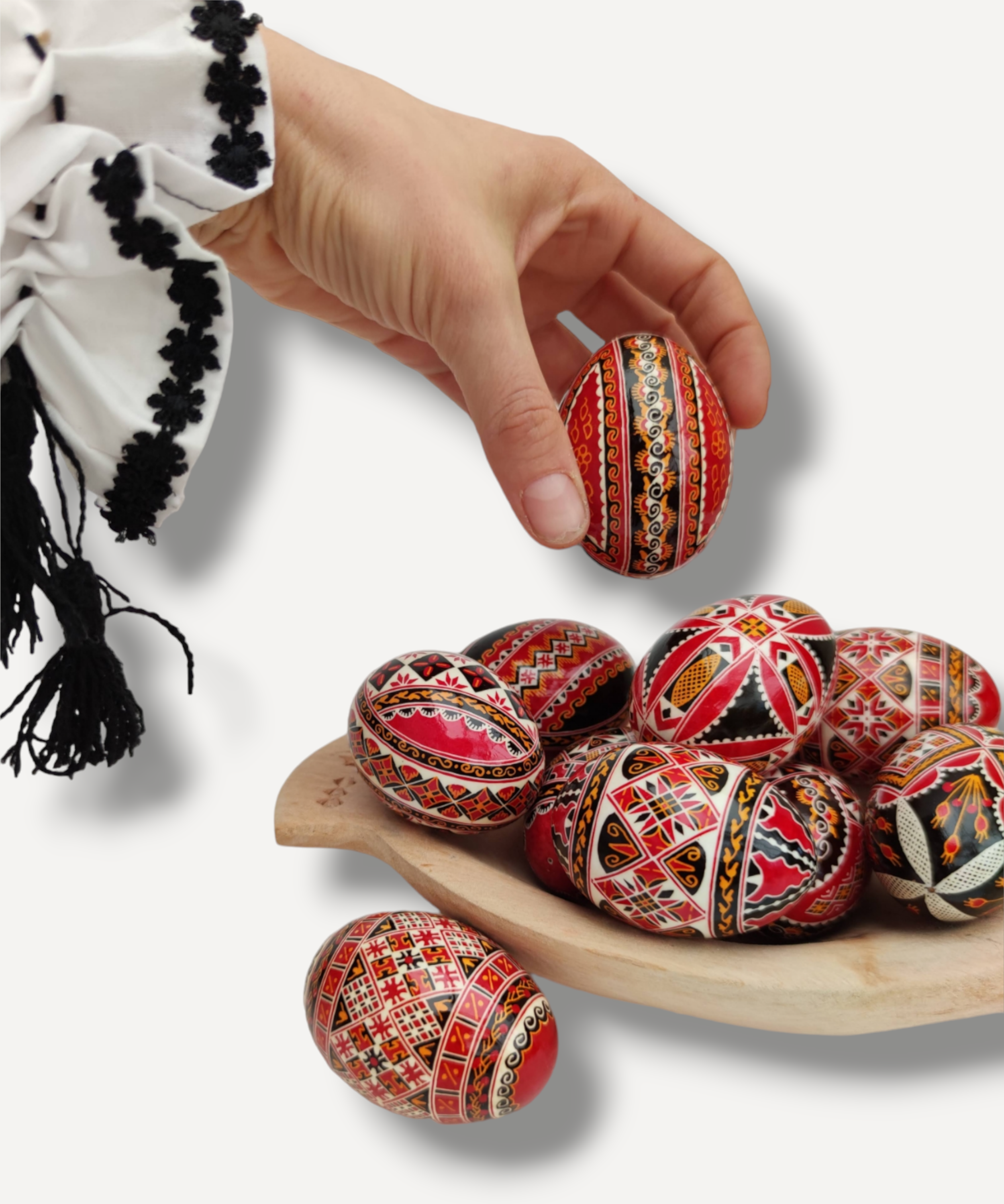 Casa De Folklore Traditional Hand-Decorated Egg