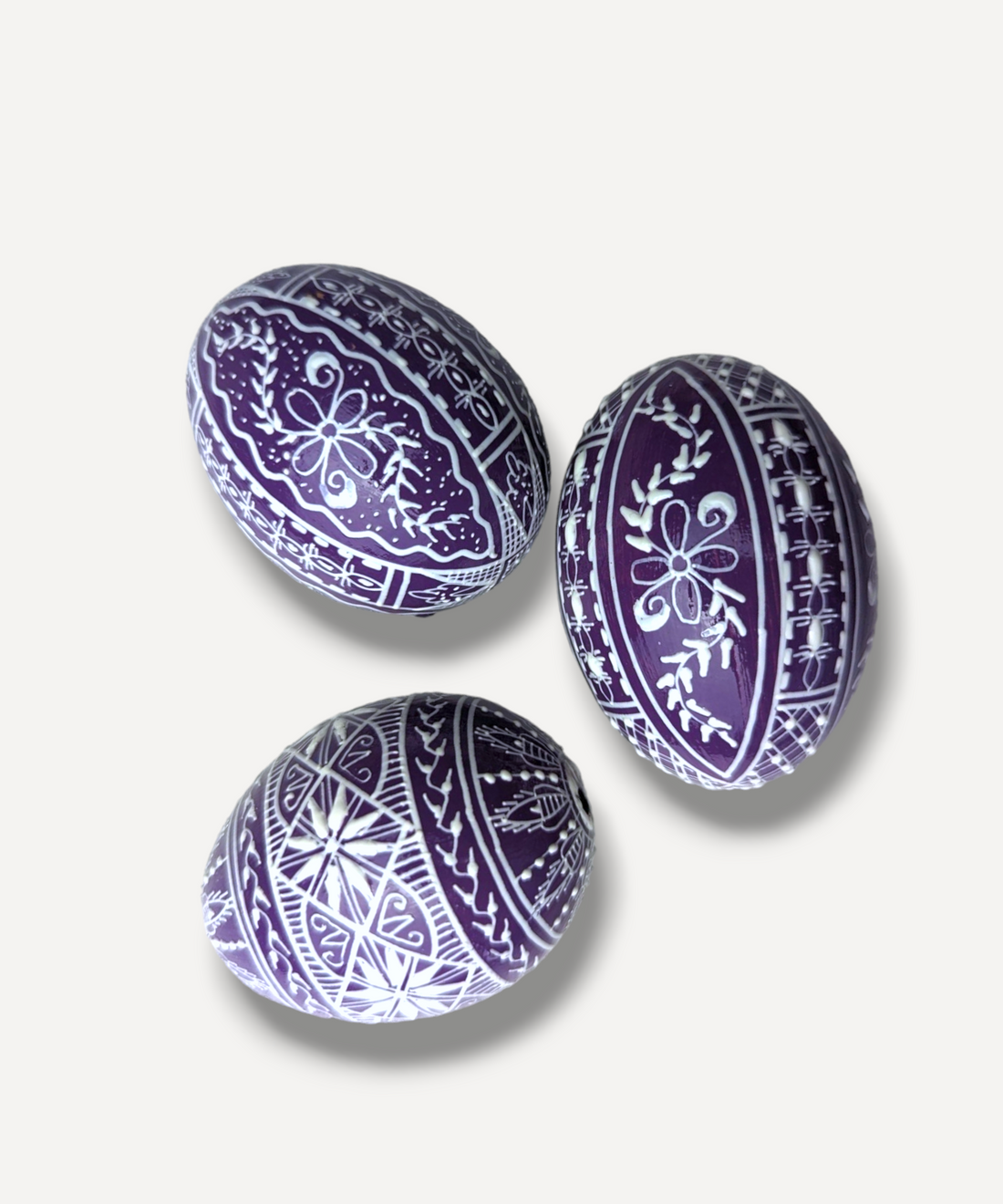 Casa De Folklore Mauve Hand-Decorated Egg