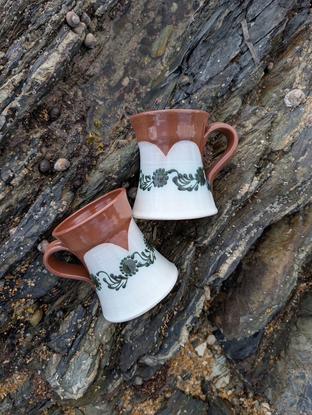 SITAR White &amp; Dark Green Floral Mug